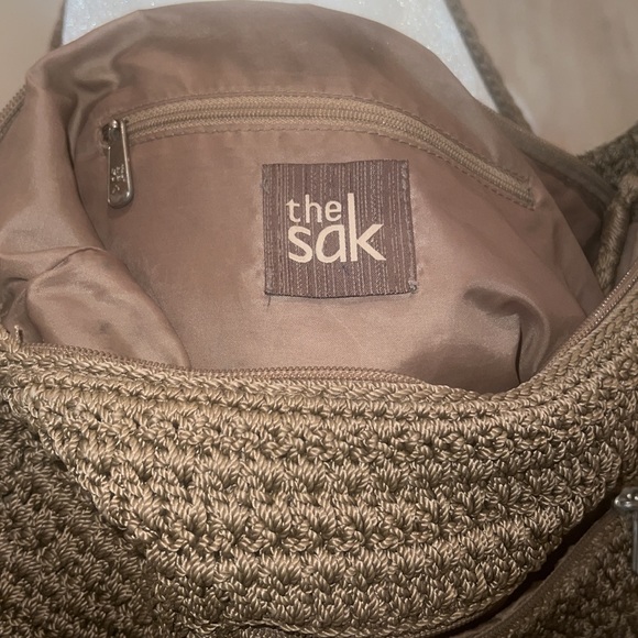 NWOT "The Sak" crossbody taupe colored handbag in the perfect size. NEVER USED - Picture 4 of 9